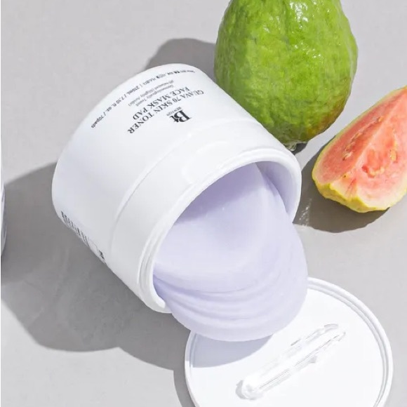 New Benton Guava 70 Skin Toner Face Mask Pad 70 Sheets - Picture 1 of 4